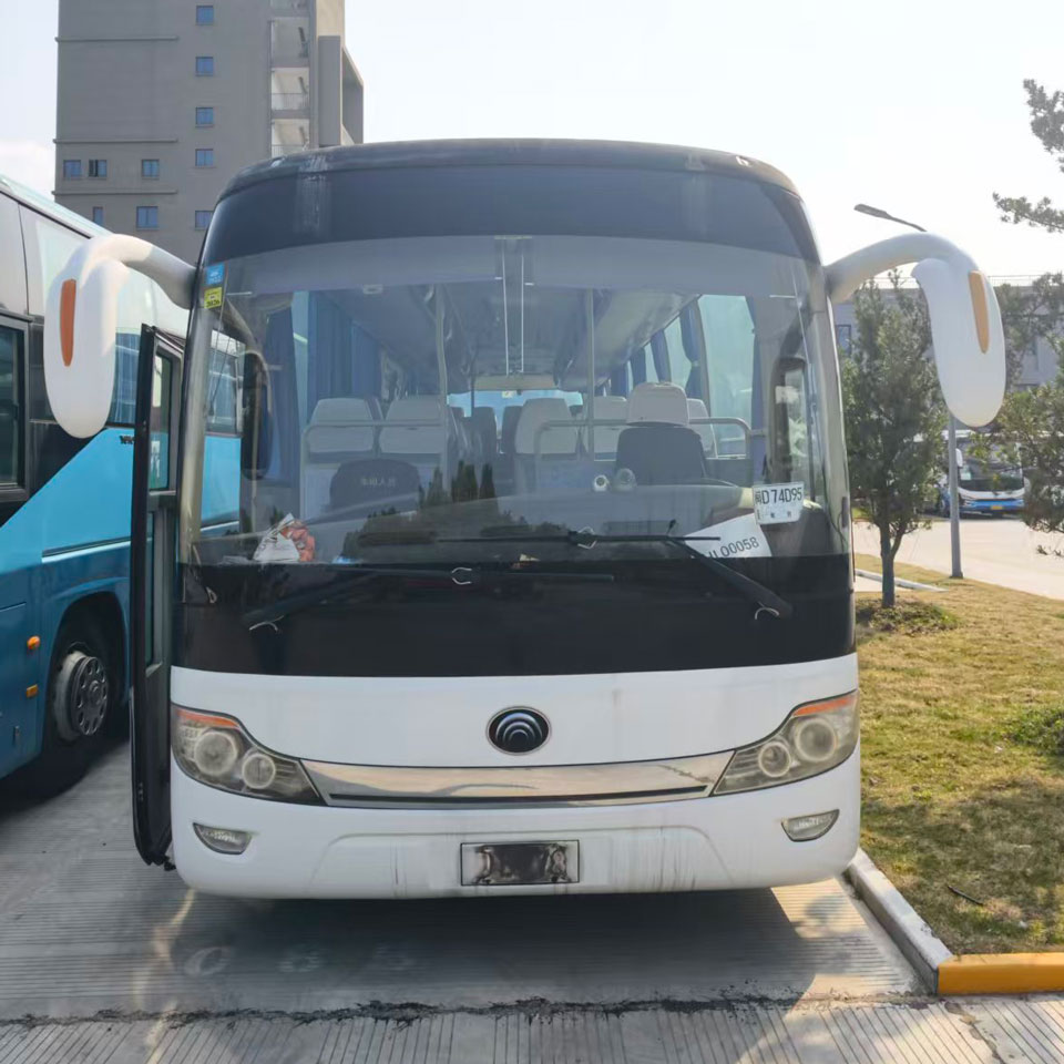 Yutong 65 орындық дизельдік автобус 1